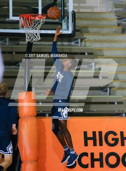 Thumbnail 2 in Hollywood vs Loyola (77th Annual Beverly Hills Tournament) photogallery.