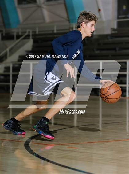 Thumbnail 1 in Hollywood vs Loyola (77th Annual Beverly Hills Tournament) photogallery.