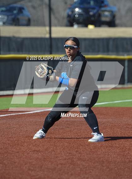 Thumbnail 1 in Rains vs. Plano West photogallery.