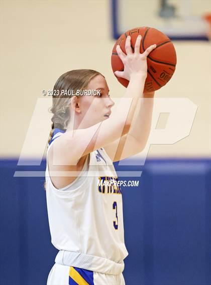 Thumbnail 2 in Otto-Eldred vs. Monessen (PIAA Class A First Round) photogallery.