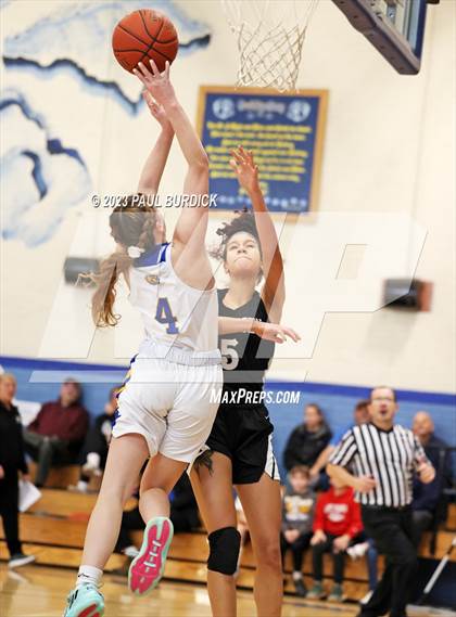 Thumbnail 2 in Otto-Eldred vs. Monessen (PIAA Class A First Round) photogallery.