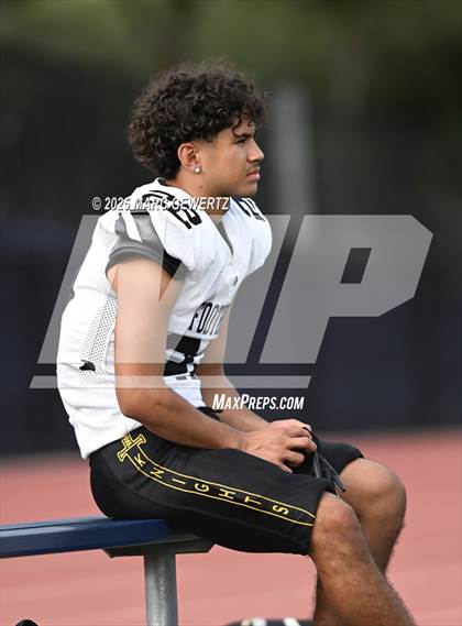 Thumbnail 3 in JV: Foothill @ Crean Lutheran photogallery.