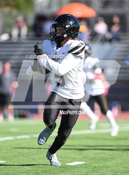 Thumbnail 2 in JV: Foothill @ Crean Lutheran photogallery.