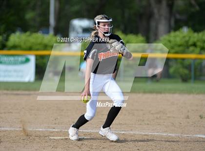 Thumbnail 1 in Crab Orchard @ Benton photogallery.