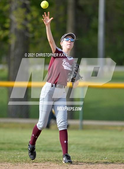Thumbnail 3 in Crab Orchard @ Benton photogallery.