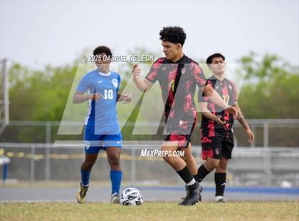 Thumbnail 1 in Progreso @ Port Isabel (Uil Region IV 4A D1 Bi-District Soccer) photogallery.