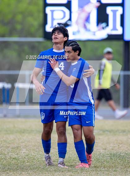 Thumbnail 2 in Progreso @ Port Isabel (Uil Region IV 4A D1 Bi-District Soccer) photogallery.