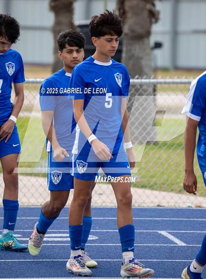 Thumbnail 3 in Progreso @ Port Isabel (Uil Region IV 4A D1 Bi-District Soccer) photogallery.