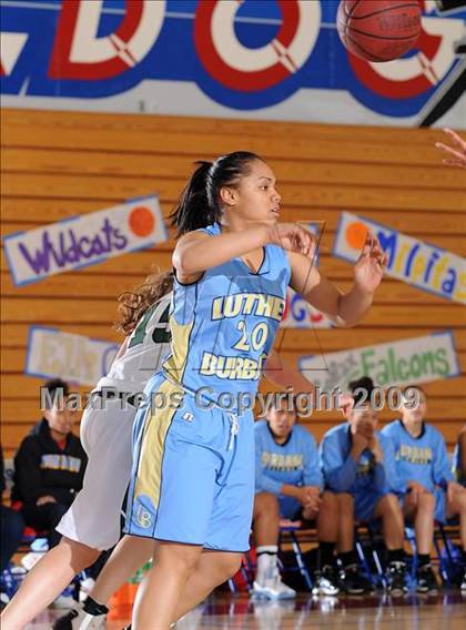 Thumbnail 3 in Burbank vs. Granite Bay (Bulldog Winter Classic) photogallery.