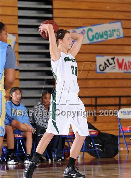 Thumbnail 1 in Burbank vs. Granite Bay (Bulldog Winter Classic) photogallery.