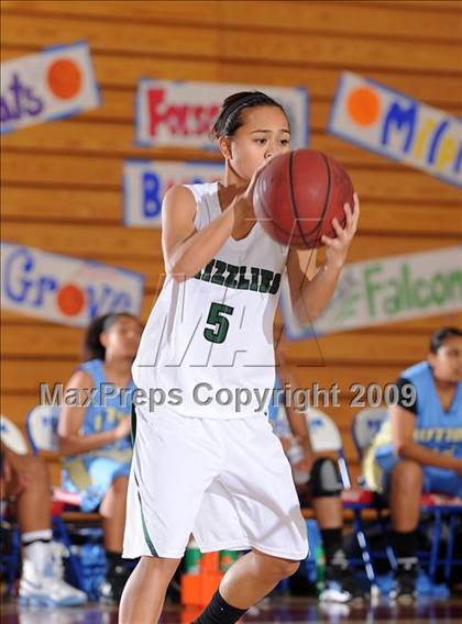 Thumbnail 1 in Burbank vs. Granite Bay (Bulldog Winter Classic) photogallery.