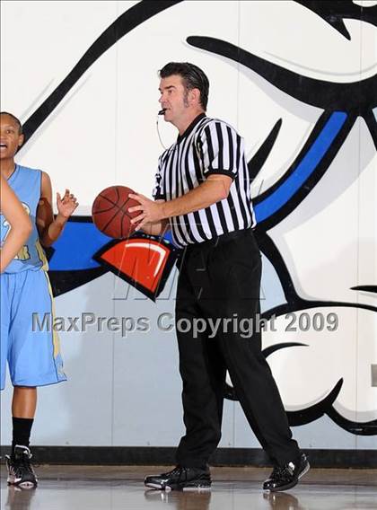 Thumbnail 2 in Burbank vs. Granite Bay (Bulldog Winter Classic) photogallery.