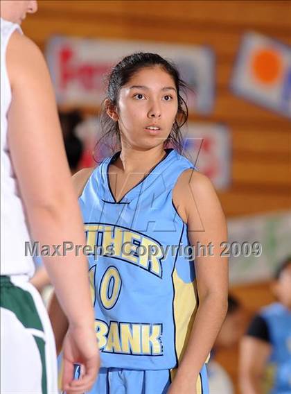 Thumbnail 2 in Burbank vs. Granite Bay (Bulldog Winter Classic) photogallery.