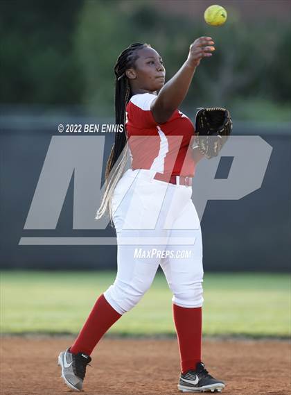 Thumbnail 2 in Creekside @ Dutchtown photogallery.