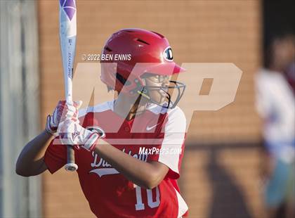 Thumbnail 2 in Creekside @ Dutchtown photogallery.