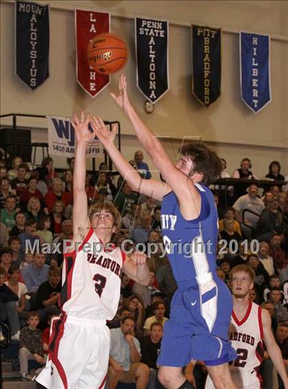 Thumbnail 3 in Bradford vs. Trinity (PIAA Class AAA First Round) photogallery.