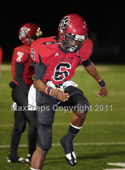Thumbnail 2 in Liberty-Eylau vs. Carthage (3A Region 2 Bi-District Playoff) photogallery.