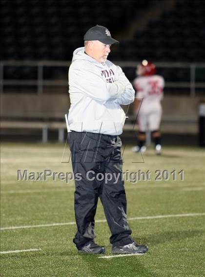 Thumbnail 2 in Liberty-Eylau vs. Carthage (3A Region 2 Bi-District Playoff) photogallery.