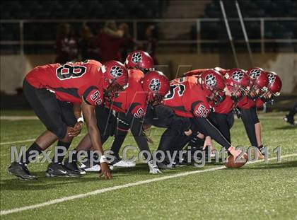 Thumbnail 3 in Liberty-Eylau vs. Carthage (3A Region 2 Bi-District Playoff) photogallery.
