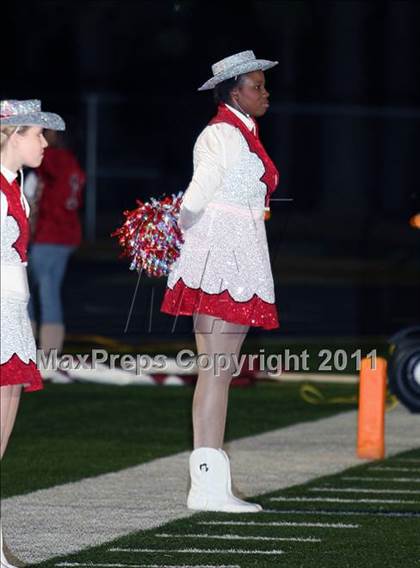 Thumbnail 1 in Liberty-Eylau vs. Carthage (3A Region 2 Bi-District Playoff) photogallery.