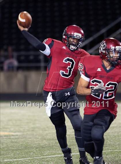 Thumbnail 3 in Liberty-Eylau vs. Carthage (3A Region 2 Bi-District Playoff) photogallery.