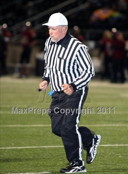 Thumbnail 1 in Liberty-Eylau vs. Carthage (3A Region 2 Bi-District Playoff) photogallery.