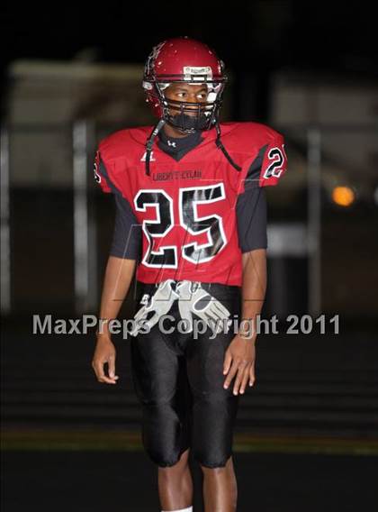 Thumbnail 2 in Liberty-Eylau vs. Carthage (3A Region 2 Bi-District Playoff) photogallery.
