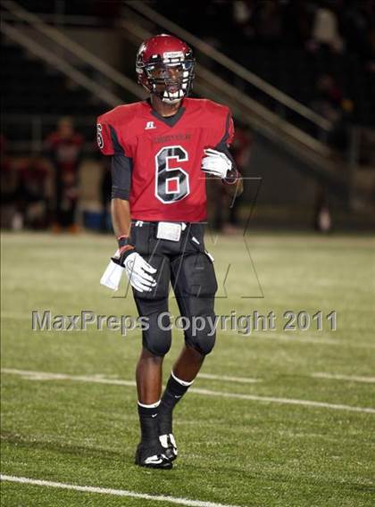 Thumbnail 2 in Liberty-Eylau vs. Carthage (3A Region 2 Bi-District Playoff) photogallery.