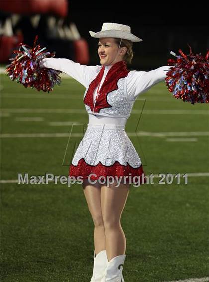 Thumbnail 1 in Liberty-Eylau vs. Carthage (3A Region 2 Bi-District Playoff) photogallery.