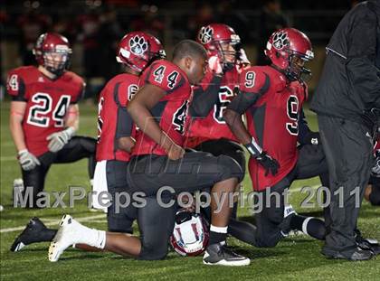 Thumbnail 2 in Liberty-Eylau vs. Carthage (3A Region 2 Bi-District Playoff) photogallery.
