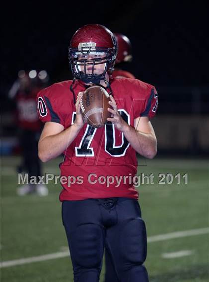 Thumbnail 1 in Liberty-Eylau vs. Carthage (3A Region 2 Bi-District Playoff) photogallery.