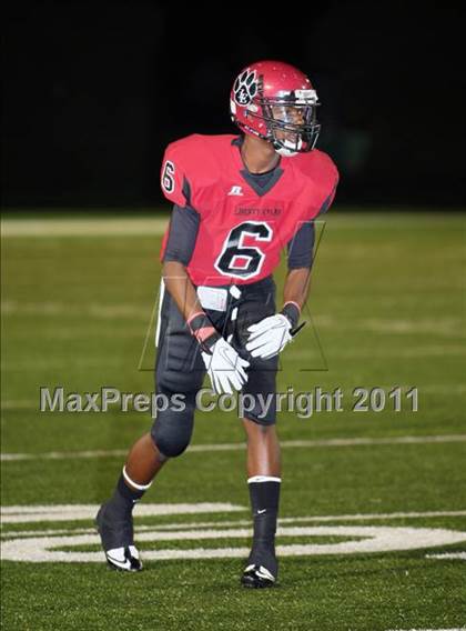 Thumbnail 2 in Liberty-Eylau vs. Carthage (3A Region 2 Bi-District Playoff) photogallery.