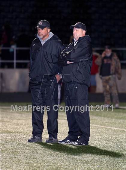 Thumbnail 3 in Liberty-Eylau vs. Carthage (3A Region 2 Bi-District Playoff) photogallery.