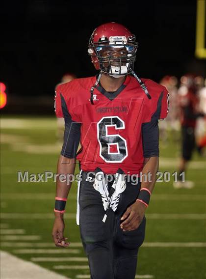 Thumbnail 3 in Liberty-Eylau vs. Carthage (3A Region 2 Bi-District Playoff) photogallery.