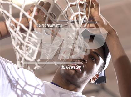 Thumbnail 2 in University vs. Montverde Academy (GEICO National Tournament Final) photogallery.