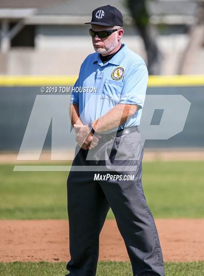 Thumbnail 2 in La Serna vs. Reno photogallery.