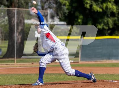 Thumbnail 1 in La Serna vs. Reno photogallery.