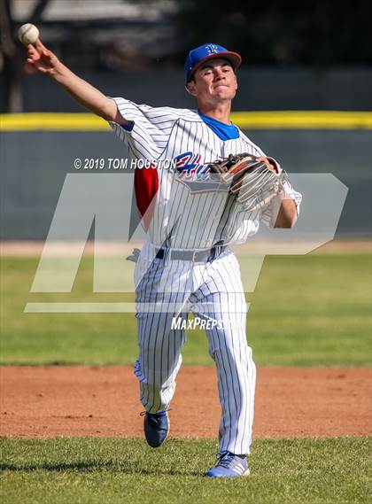 Thumbnail 2 in La Serna vs. Reno photogallery.