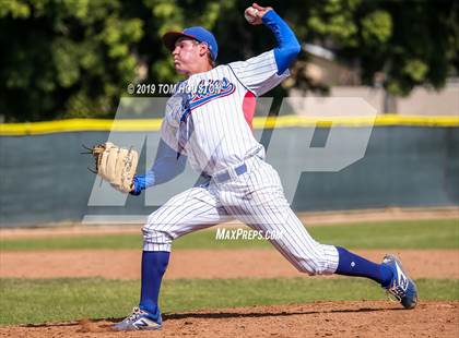 Thumbnail 2 in La Serna vs. Reno photogallery.