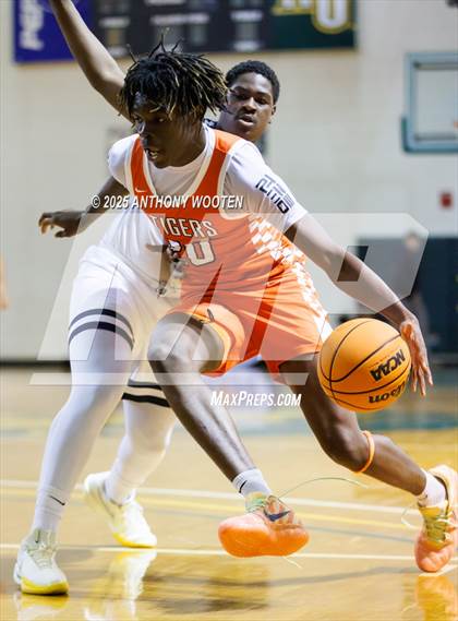Thumbnail 1 in South View vs. Northwood Temple Academy (Hoops and Dreams Showcase 2025) photogallery.
