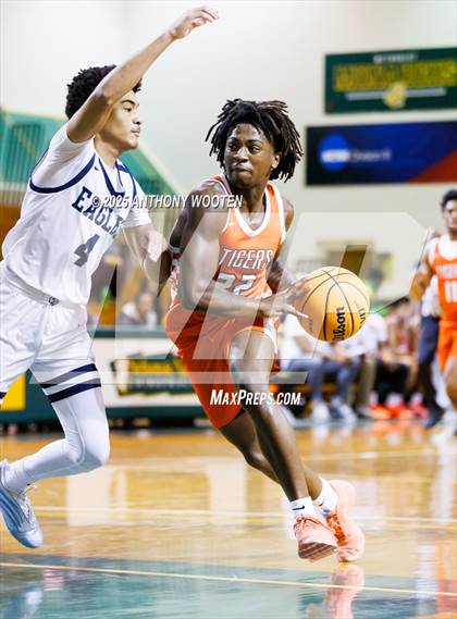 Thumbnail 1 in South View vs. Northwood Temple Academy (Hoops and Dreams Showcase 2025) photogallery.