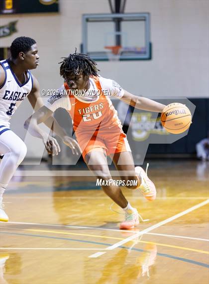 Thumbnail 3 in South View vs. Northwood Temple Academy (Hoops and Dreams Showcase 2025) photogallery.