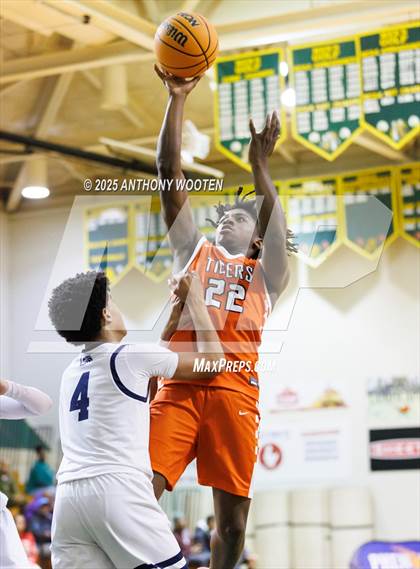 Thumbnail 2 in South View vs. Northwood Temple Academy (Hoops and Dreams Showcase 2025) photogallery.