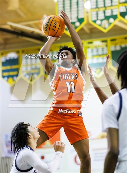 Thumbnail 2 in South View vs. Northwood Temple Academy (Hoops and Dreams Showcase 2025) photogallery.