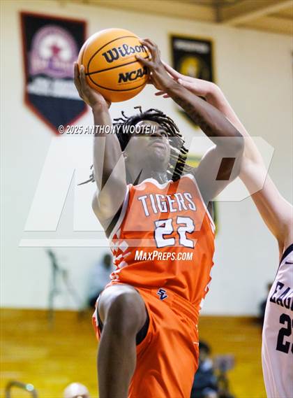Thumbnail 3 in South View vs. Northwood Temple Academy (Hoops and Dreams Showcase 2025) photogallery.