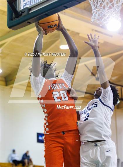 Thumbnail 2 in South View vs. Northwood Temple Academy (Hoops and Dreams Showcase 2025) photogallery.