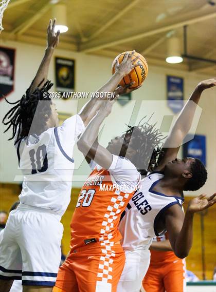 Thumbnail 2 in South View vs. Northwood Temple Academy (Hoops and Dreams Showcase 2025) photogallery.