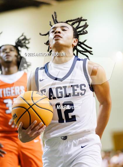 Thumbnail 2 in South View vs. Northwood Temple Academy (Hoops and Dreams Showcase 2025) photogallery.