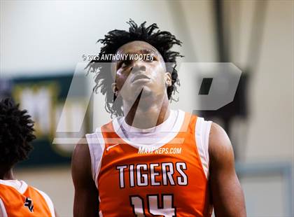 Thumbnail 3 in South View vs. Northwood Temple Academy (Hoops and Dreams Showcase 2025) photogallery.