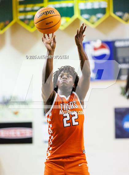 Thumbnail 2 in South View vs. Northwood Temple Academy (Hoops and Dreams Showcase 2025) photogallery.
